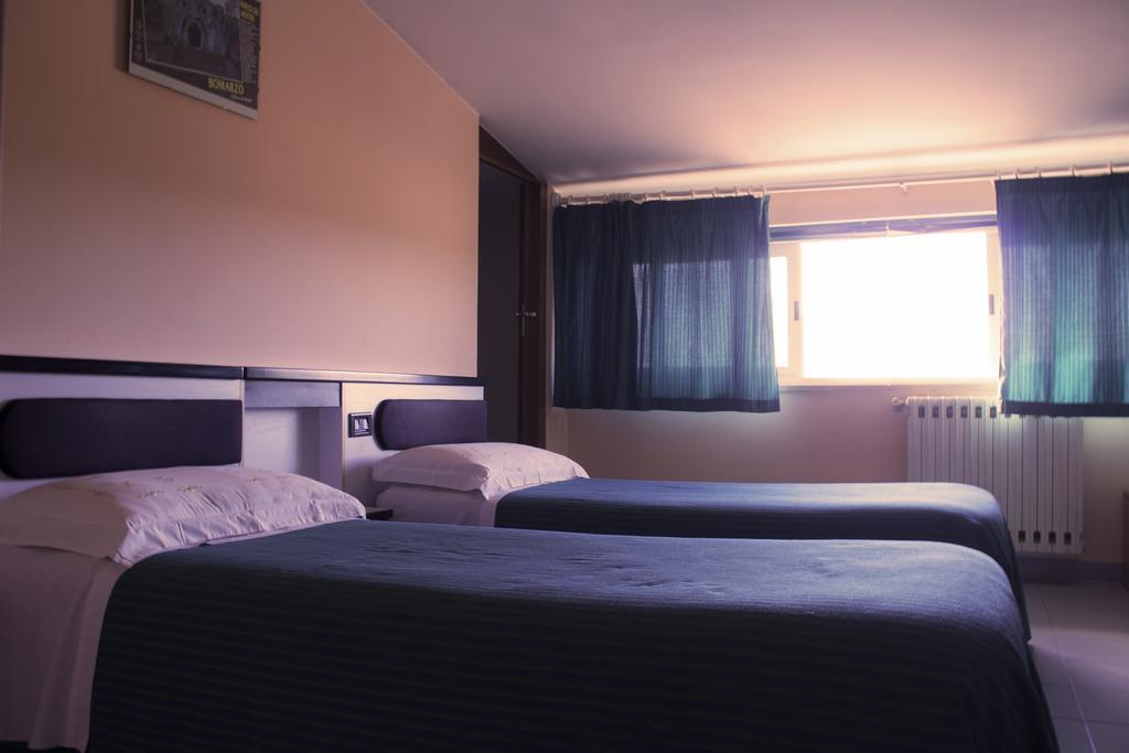 Hotel Falisco 파브리카 디 로마 객실 사진